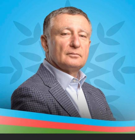 Tek kelime etiraz etmeden bu zor ve çetin görevi kabul etti