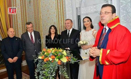 57 yaşlı CHP-li deputatın nikahı müzakirələrə səbəb oldu - Fotolar 57 yaşlı CHP-li deputatın nikahı müzakirələrə səbəb oldu - Fotolar
