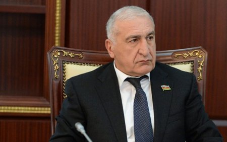 Deputatın oğlu atasının fotoları ilə şantaj edildi Deputatın oğlu atasının fotoları ilə şantaj edildi
