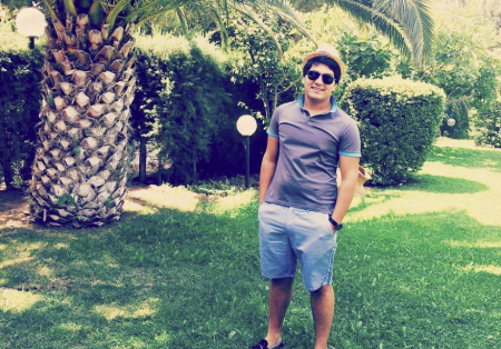 Deputatın oğlu atasının fotoları ilə şantaj edildi Deputatın oğlu atasının fotoları ilə şantaj edildi