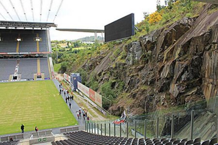 “Qarabağ” “Braqa” ilə qayalar arasındakı bu stadionda oynayacaq - FOTOLAR “Qarabağ” “Braqa” ilə qayalar arasındakı bu stadionda oynayacaq - FOTOLAR