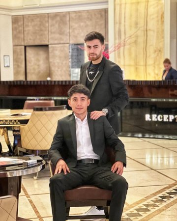 "Nia"nın lift macəraları, bir maşının pulunun qazanıldığı söyüş dolu canlı yayımlar... "Nia"nın lift macəraları, bir maşının pulunun qazanıldığı söyüş dolu canlı yayımlar...