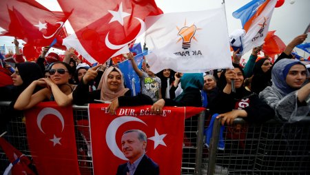 Türkiyədə seçkilərə 4 gün: Partiyalarda qadın və kişi namizədlər... Türkiyədə seçkilərə 4 gün: Partiyalarda qadın və kişi namizədlər...