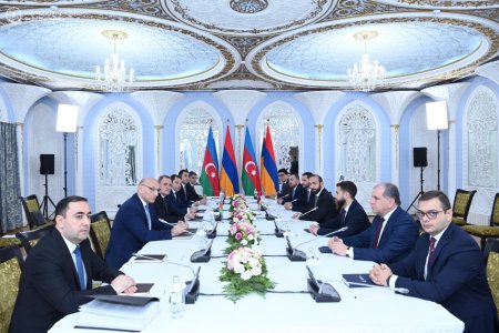 Ceyhun Bayramovun Mirzoyanla görüşünün detalları açıqlandı Ceyhun Bayramovun Mirzoyanla görüşünün detalları açıqlandı